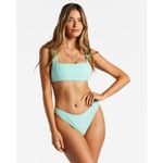 Bikini-Bottom--Mujer-In-The-Loop-Hike-Celeste-Billabong
