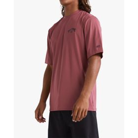 LYCRA PARA HOMBRE MANGA CORTA ARCH WAVE ROJO BILLABONG