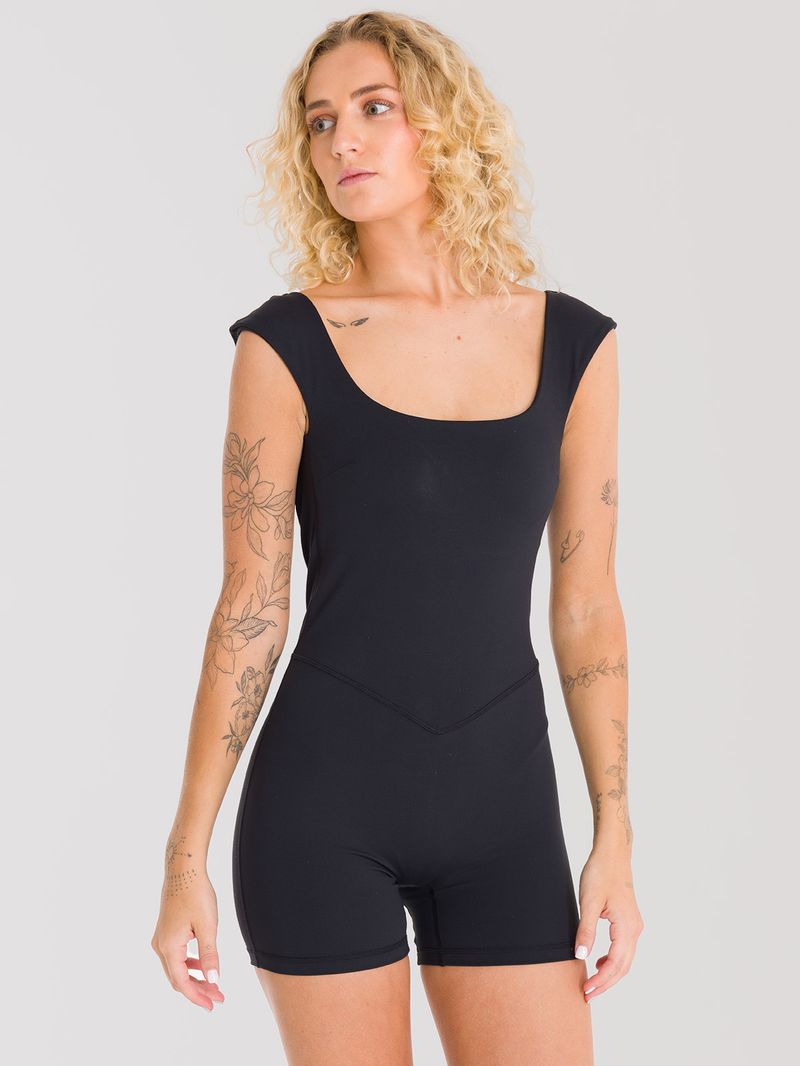 ENTERIZO-CORTO-PARA-MUJER-SAINT-MALE-KIRA-NEGRO-BSOUL