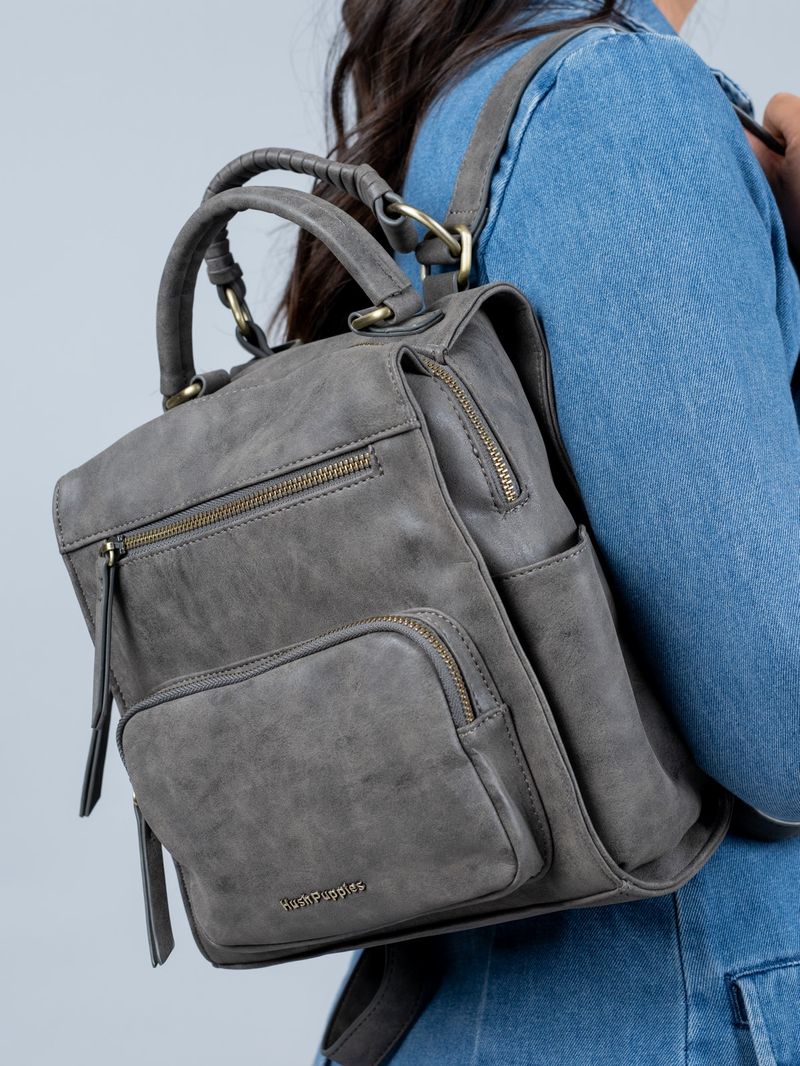 Cartera-Mochila-Para-Mujer-Sintetico-I25Of-Date-Backbag-Gris-Hush-Puppies