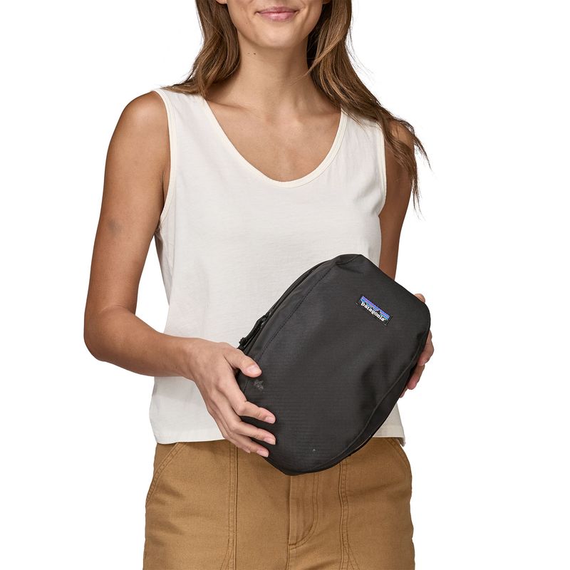 Neceser-Black-Hole-Cube-Mediano-Negro-Patagonia