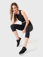 Polo-Sin-Mangas-Para-Mujer-Cropped-Vest-Negro-Bsoul