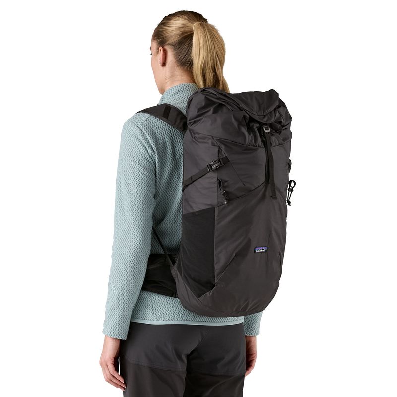 Mochila-Terravia-Pack-28L-Negra-Patagonia