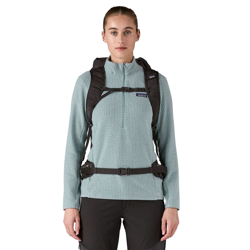 Mochila-Terravia-Pack-28L-Negra-Patagonia